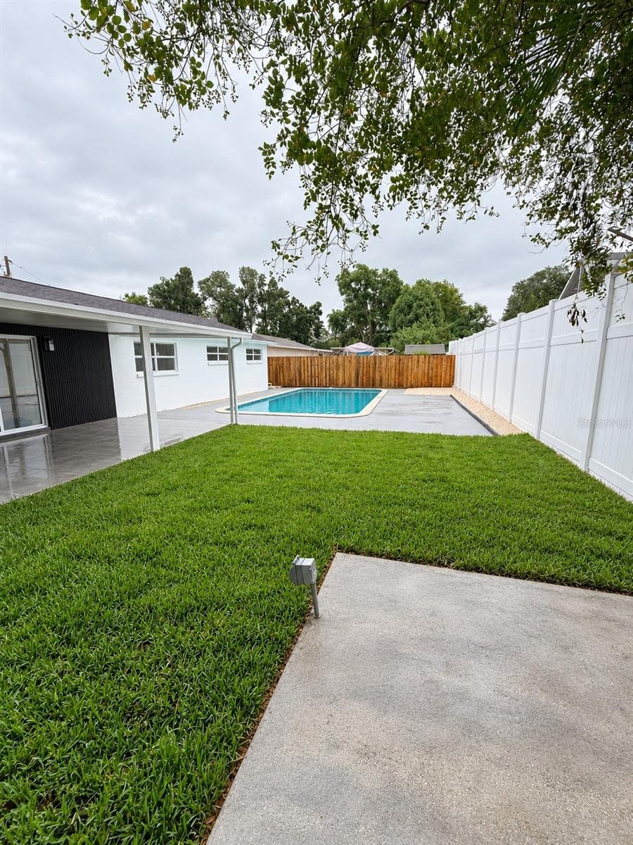 Single Family Residence at 6730 RALSTON BEACH CIR, TAMPA, photo 12 of 13