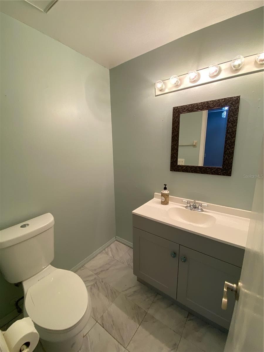 Townhouse at 82 LAKEPOINTE CIR #82, KISSIMMEE, photo 32 of 63