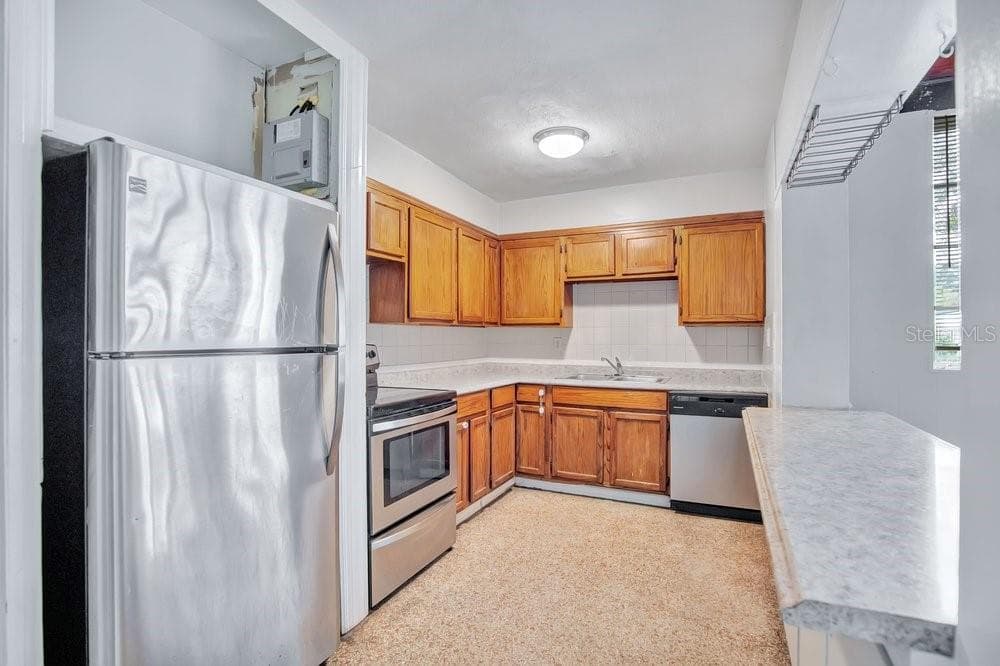 Kitchen - 611 SAN JUAN BLVD, ORLANDO