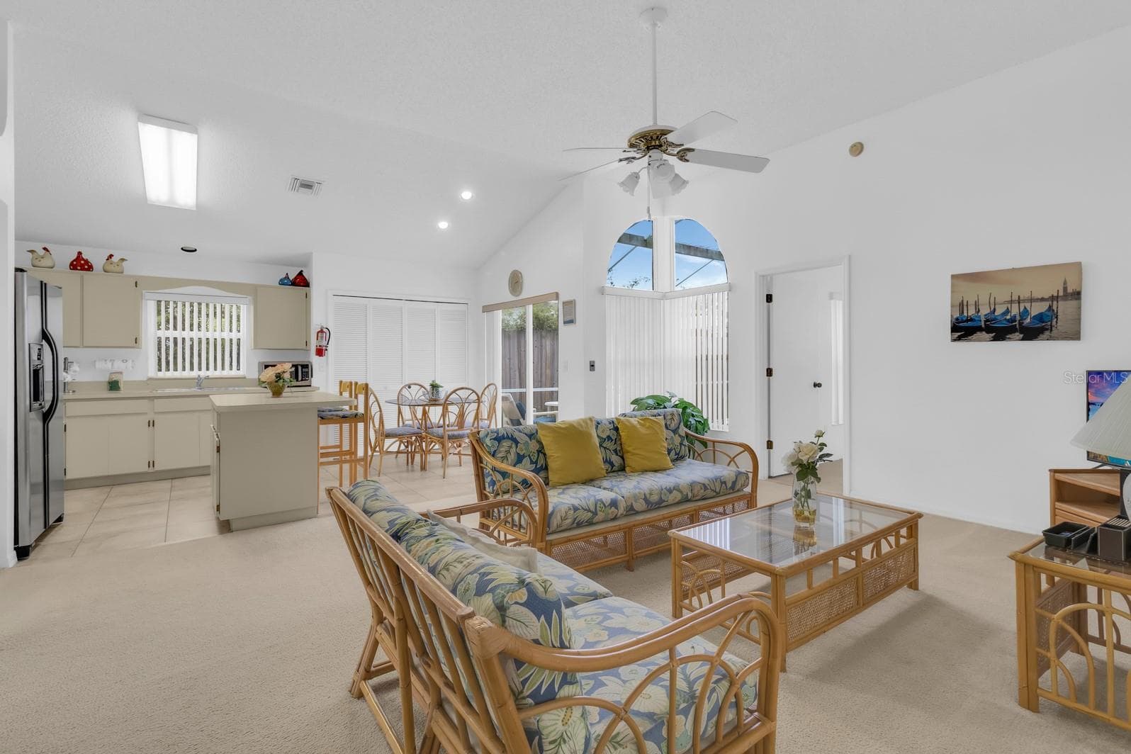 Family Room & Kitchen - 2974 VISCOUNT CIR, KISSIMMEE