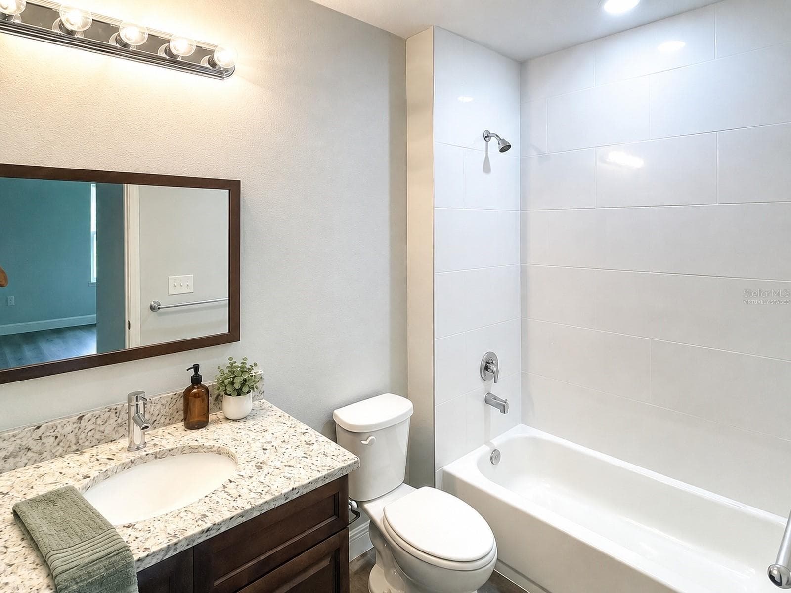 Virtually staged - 535 ALBATROSS DR, POINCIANA