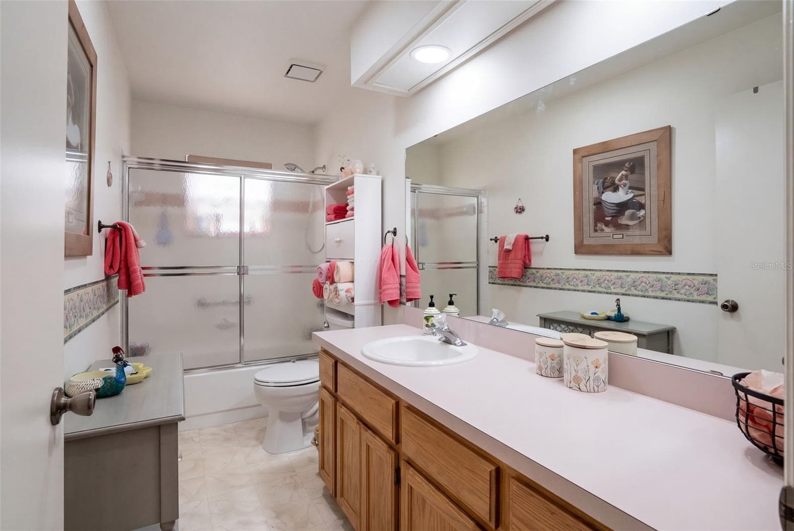 Guest Bathroom - 26162 NEWCOMBE CIR, LEESBURG