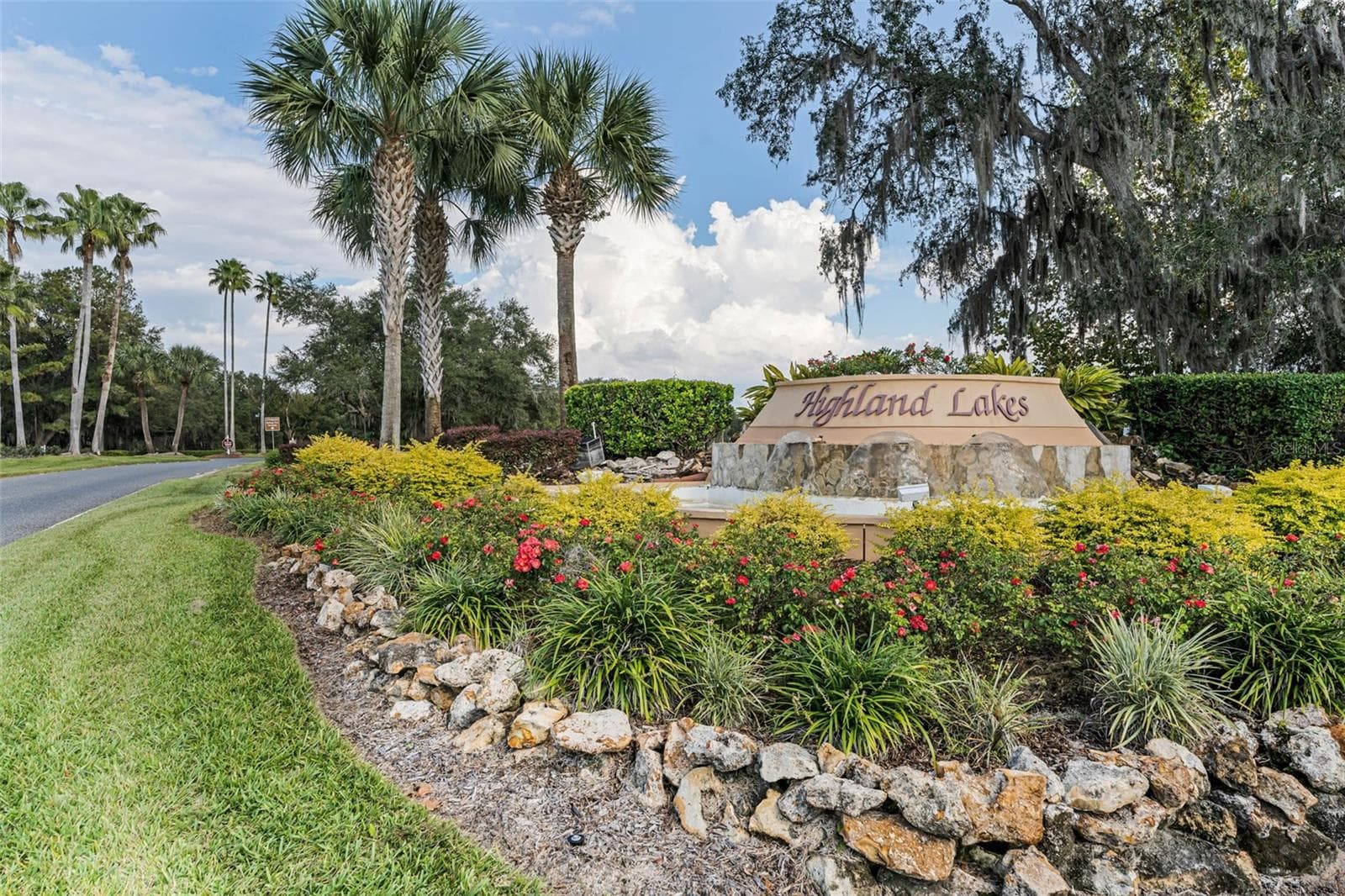 Community Entrance #3 - 26162 NEWCOMBE CIR, LEESBURG