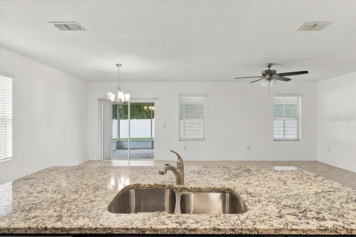Single Family Residence at 261 ST THOMAS DR, MULBERRY, photo 9 of 38