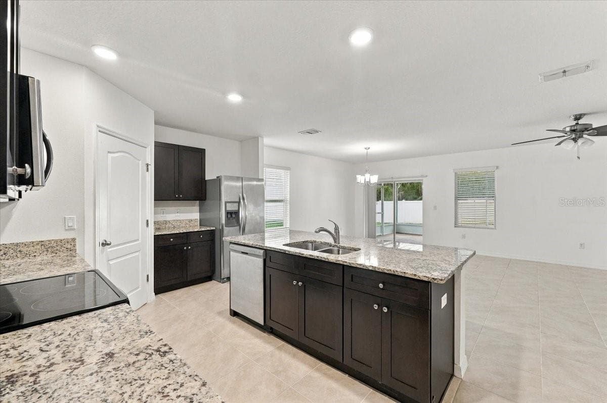 Single Family Residence at 261 ST THOMAS DR, MULBERRY, photo 12 of 38