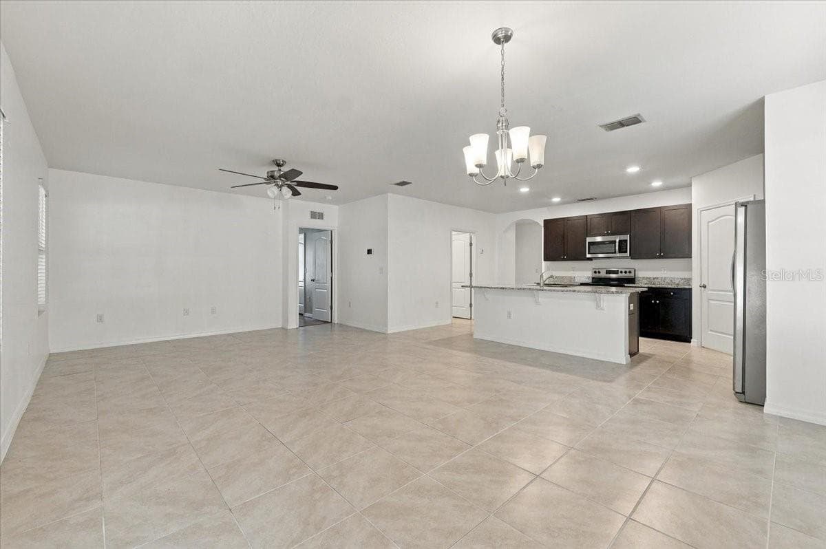 dining room - 261 ST THOMAS DR, MULBERRY
