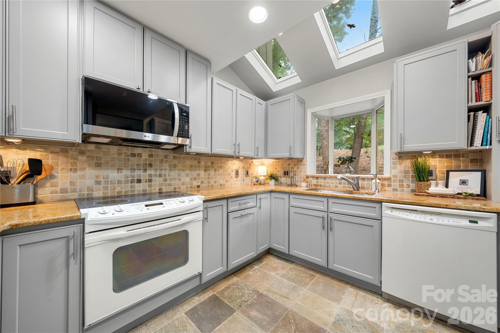 Single Family Residence at 131 Whispering Pines Drive, Clover, photo 18 of 45