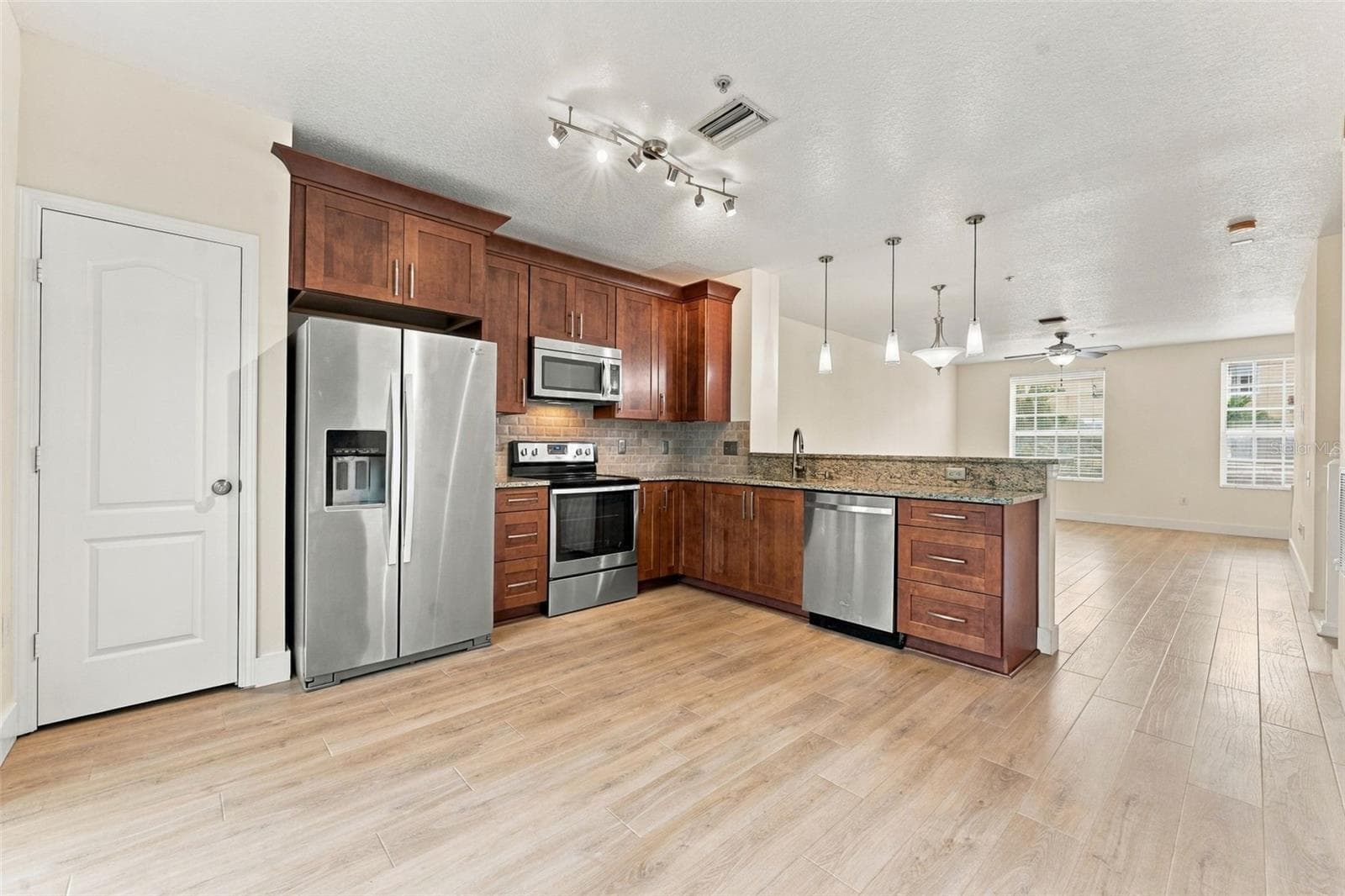 Kitchen - 3121 BAYSHORE OAKS DR, TAMPA
