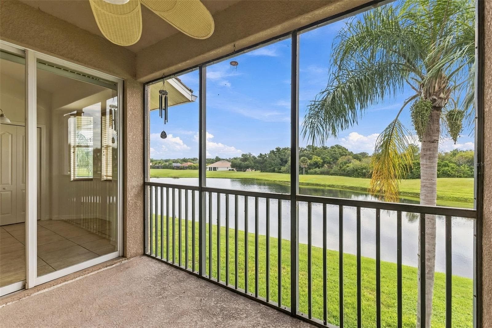 Condominium at 1003 FAIRWAYCOVE LN #207, BRADENTON, photo 5 of 45