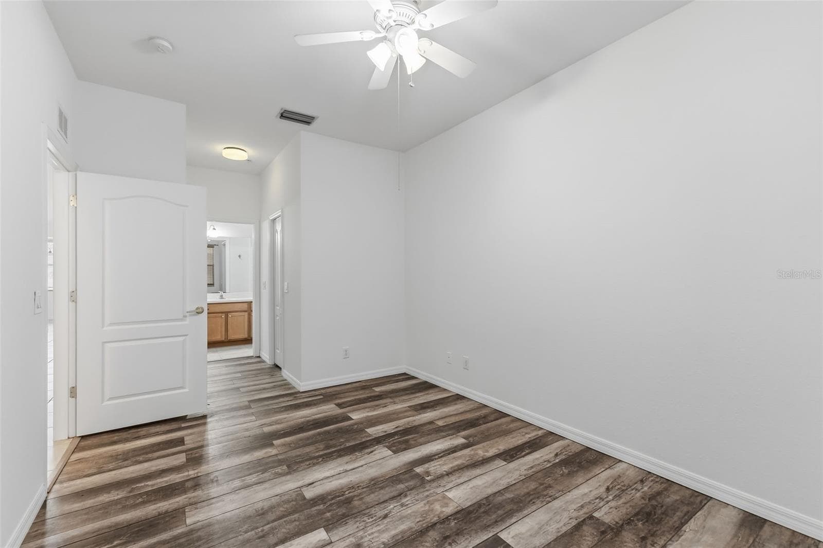 Condominium at 1003 FAIRWAYCOVE LN #207, BRADENTON, photo 9 of 45