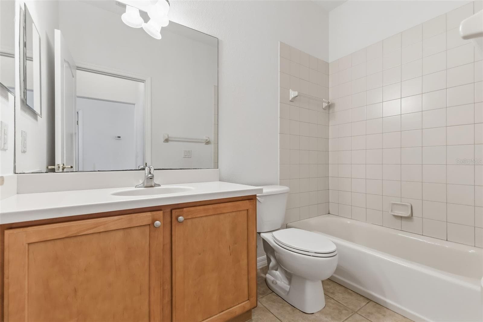 Condominium at 1003 FAIRWAYCOVE LN #207, BRADENTON, photo 14 of 45
