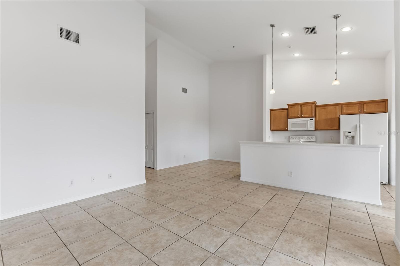 Condominium at 1003 FAIRWAYCOVE LN #207, BRADENTON, photo 33 of 45