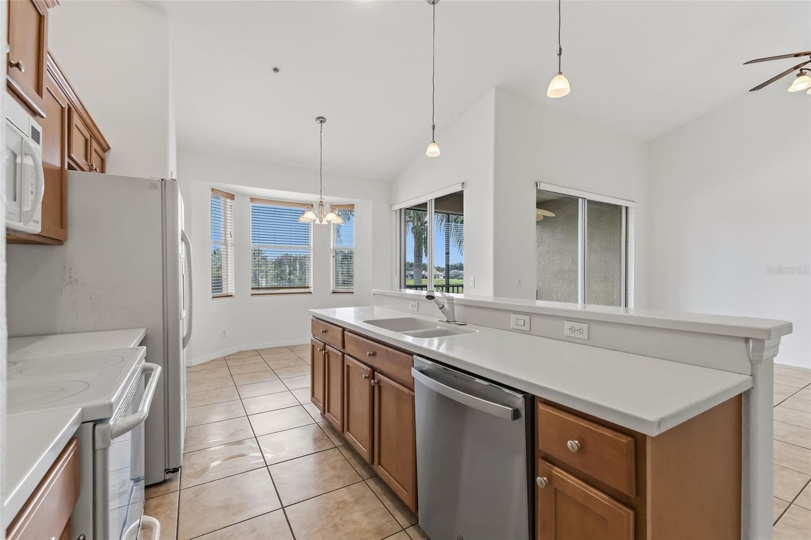 Condominium at 1003 FAIRWAYCOVE LN #207, BRADENTON, photo 37 of 45