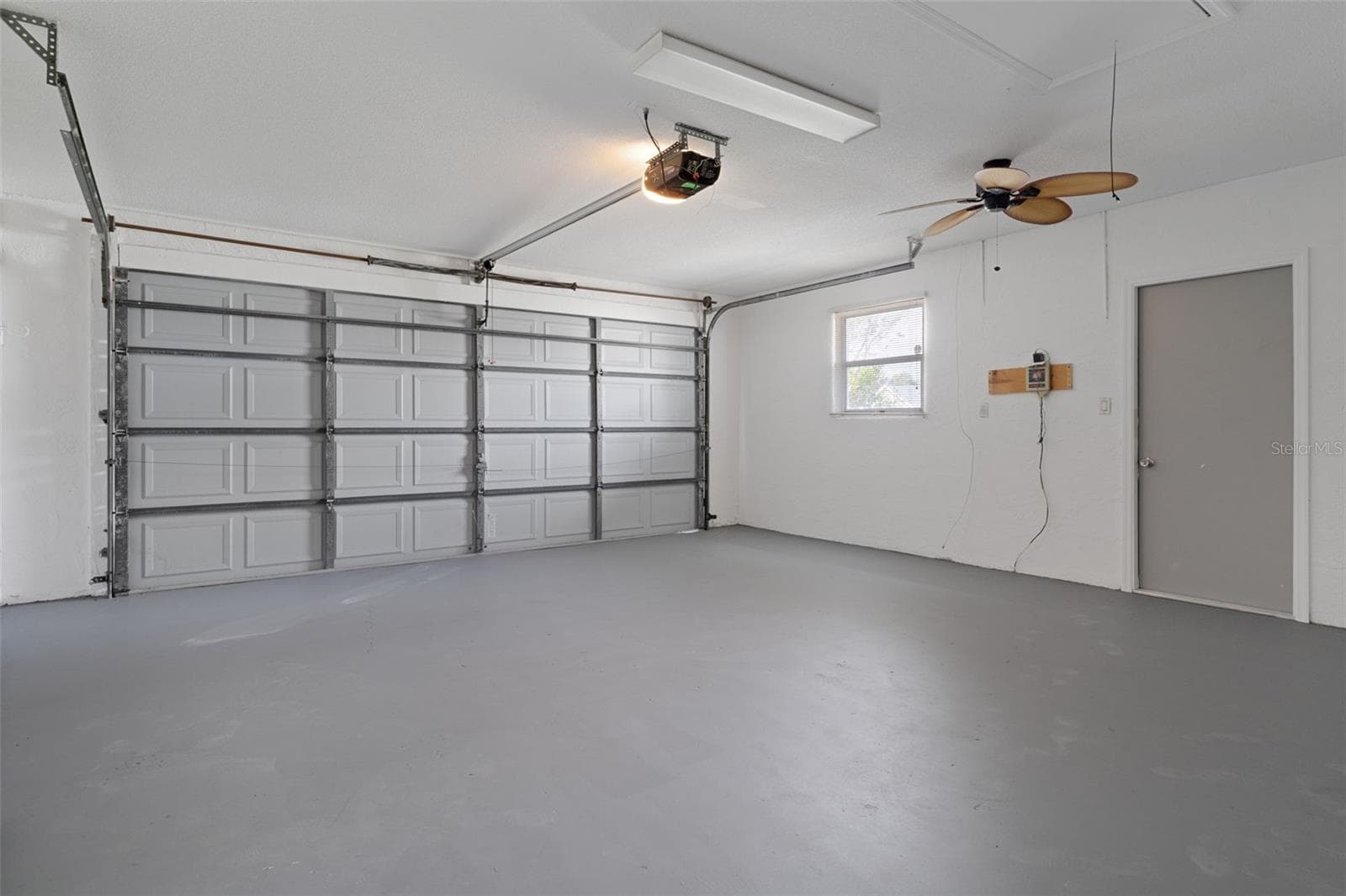Garage - 10220 SWANSON CT, SPRING HILL