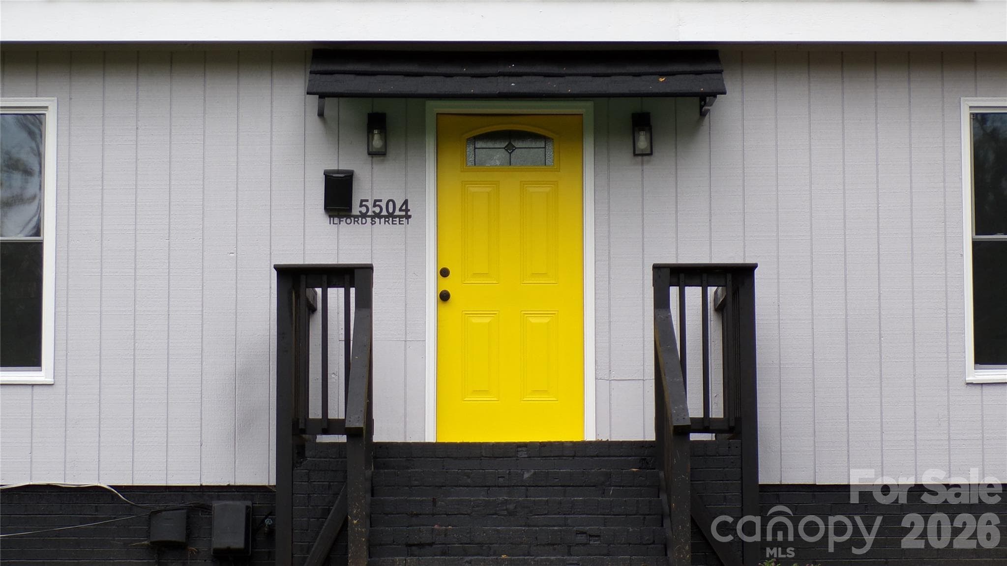 Single Family Residence at 5504 Ilford Street, Charlotte, photo 4 of 31