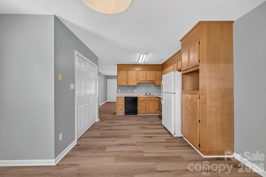 Townhouse at 122 24th Street NW, Hickory, photo 14 of 21