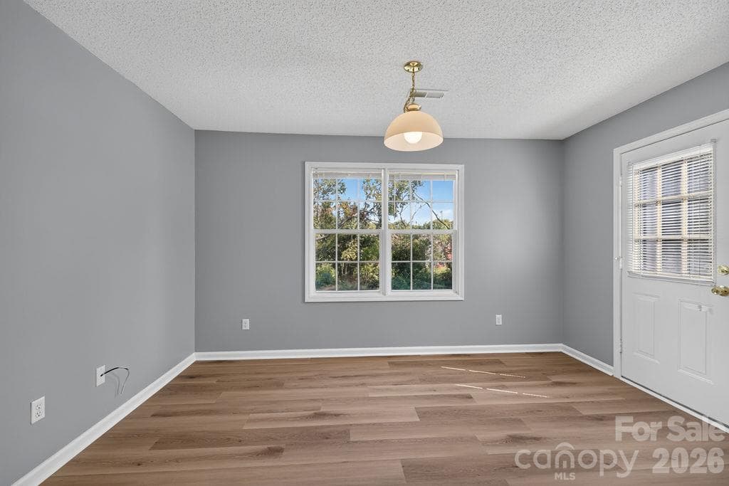 Townhouse at 122 24th Street NW, Hickory, photo 16 of 21