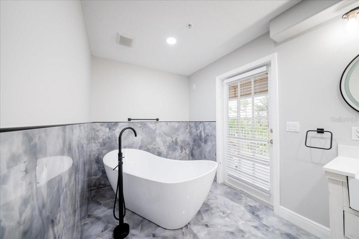 Single Family Residence at 1775 SCENIC DR, VENICE, photo 28 of 80