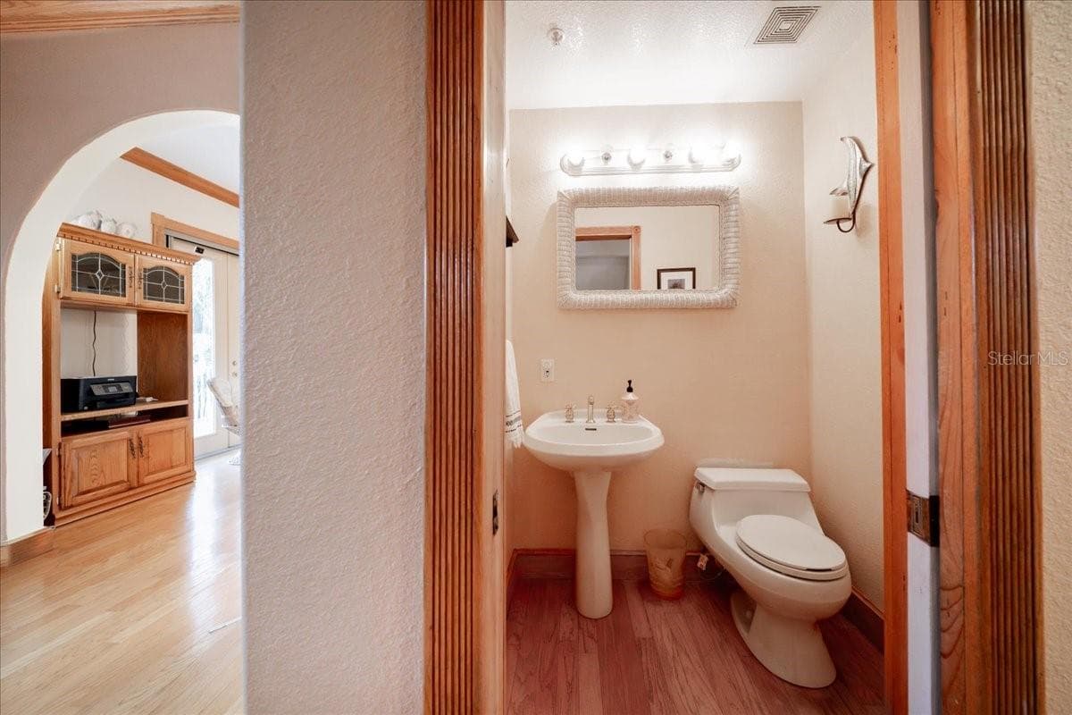 Single Family Residence at 1775 SCENIC DR, VENICE, photo 40 of 80
