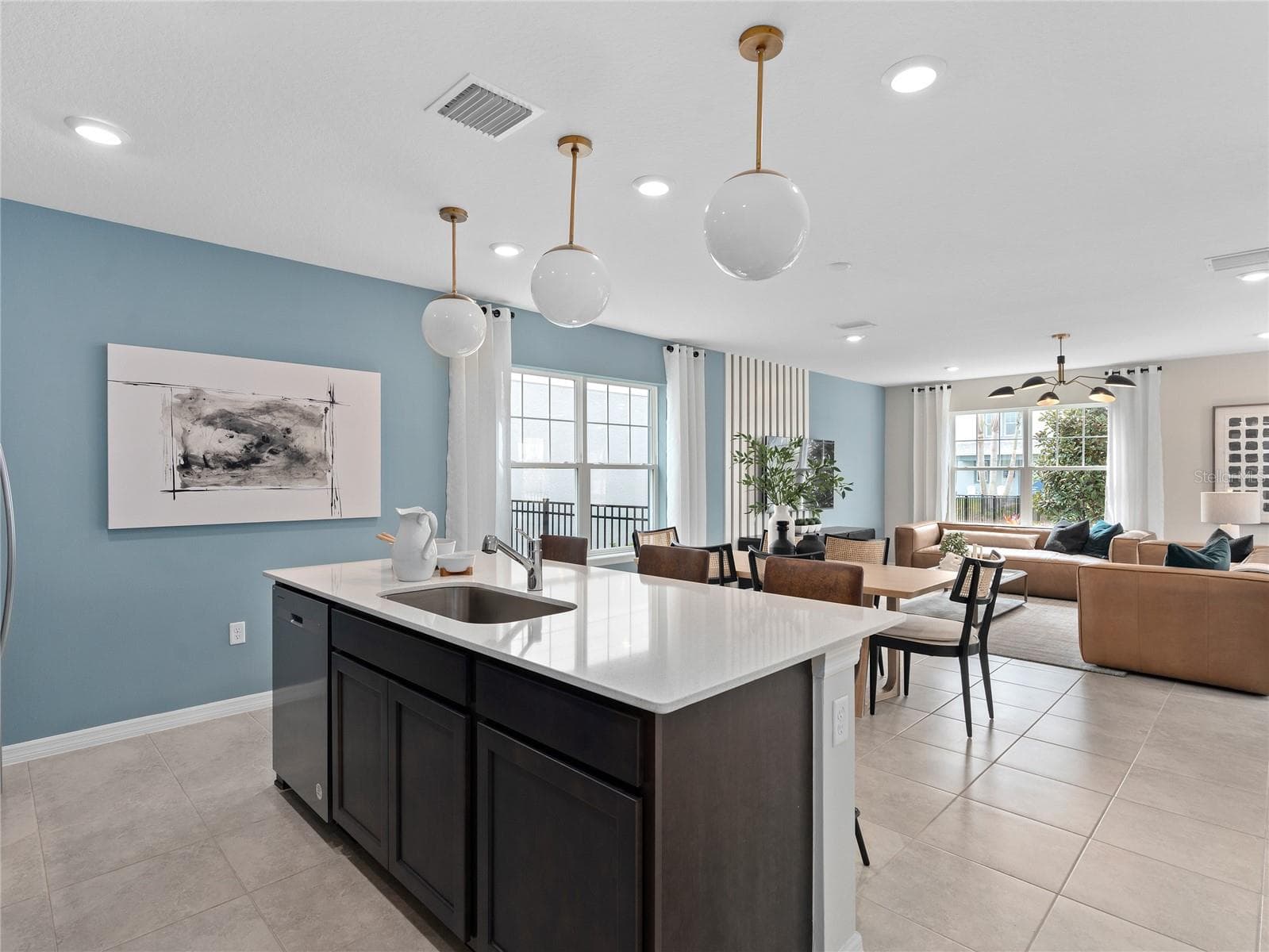 Model Home Design Only. Pictures and furnishings are for illustrative purposes only. Elevations, colors and options may vary. Furniture is for model home staging only. - 16821 EVERMORE ALLEY, WINTER GARDEN