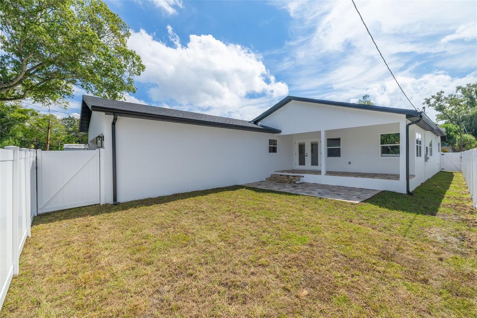 Single Family Residence at 2725 4TH AVE S, ST PETERSBURG, photo 4 of 36