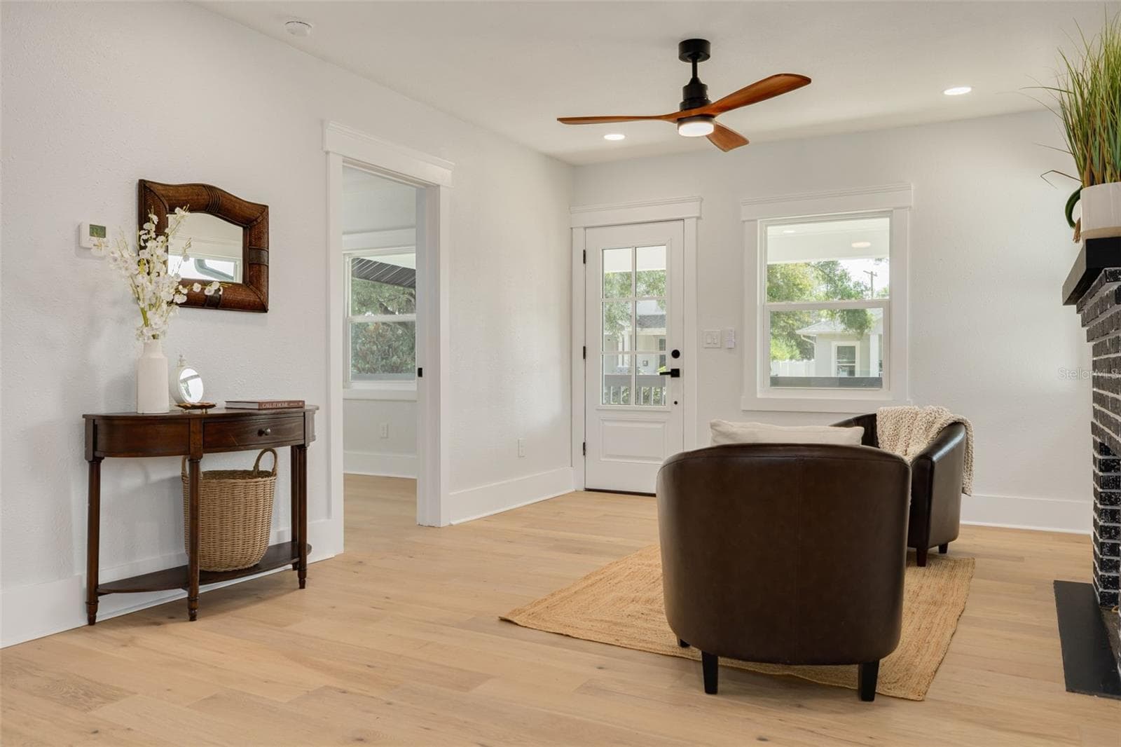 Single Family Residence at 2725 4TH AVE S, ST PETERSBURG, photo 9 of 36
