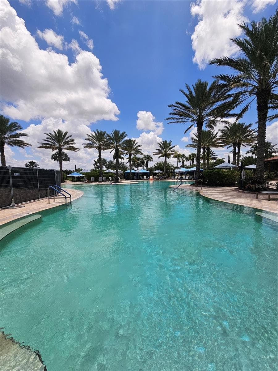 Resort style community pool - 5007 SERATA DR, BRADENTON