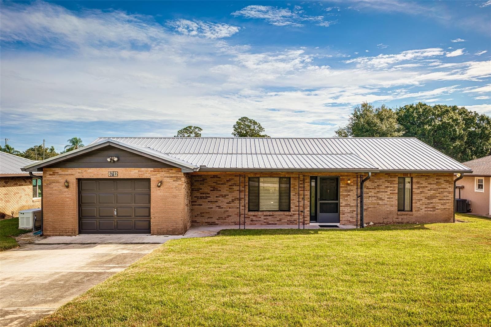 6712 CYPRESS DR