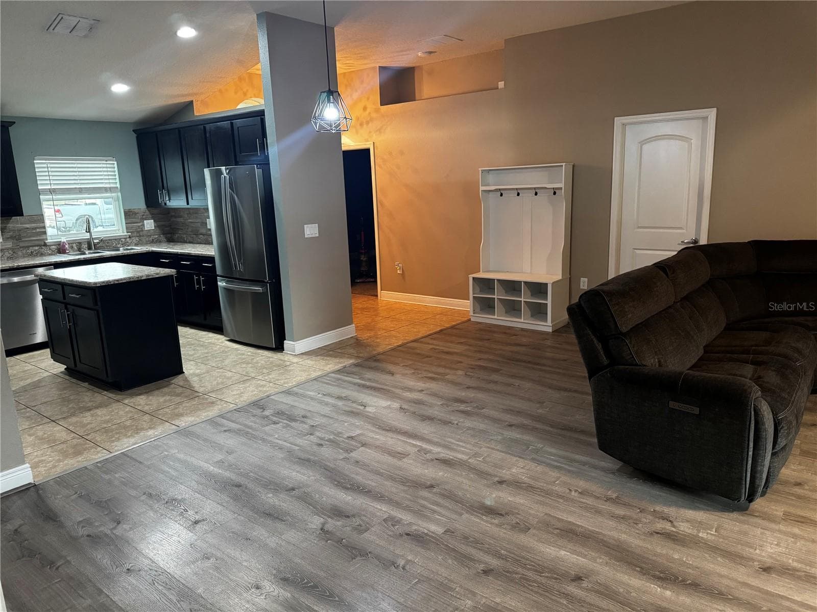 Single Family Residence at 31502 BROADWATER AVE, LEESBURG, photo 6 of 26