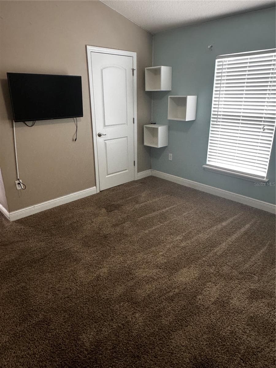 Single Family Residence at 31502 BROADWATER AVE, LEESBURG, photo 14 of 26