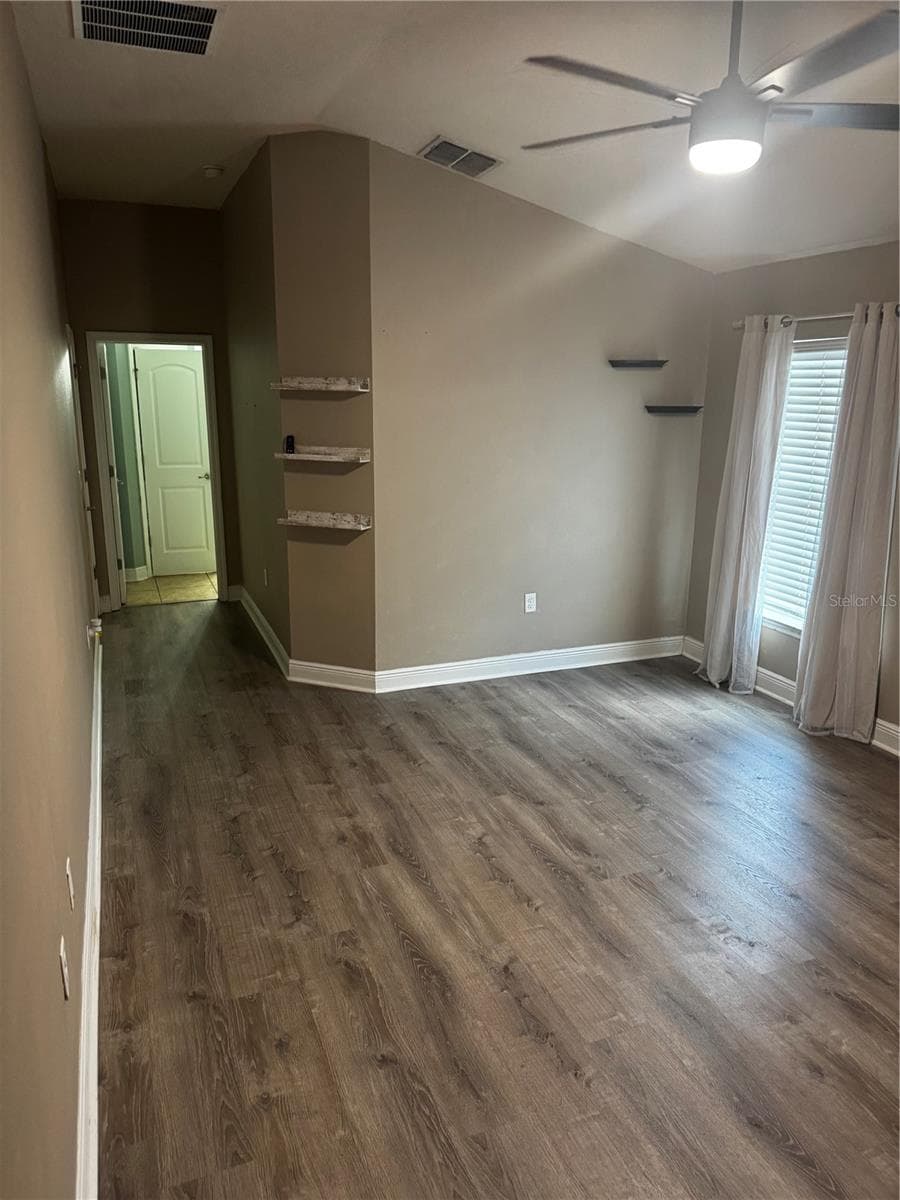 Single Family Residence at 31502 BROADWATER AVE, LEESBURG, photo 11 of 26
