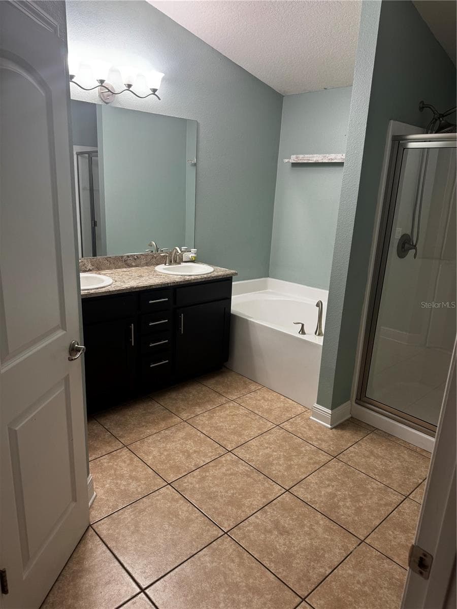 Single Family Residence at 31502 BROADWATER AVE, LEESBURG, photo 13 of 26