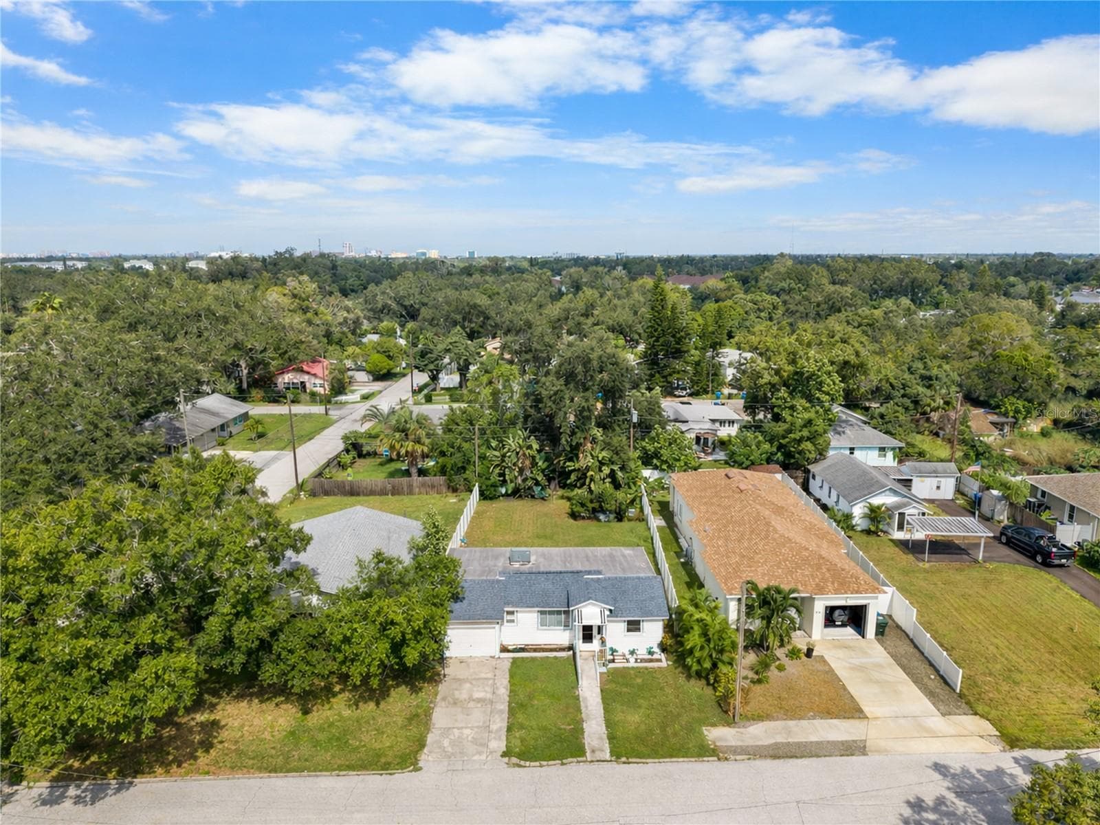 Single Family Residence at 520 14TH AVE NW, LARGO, photo 2 of 42