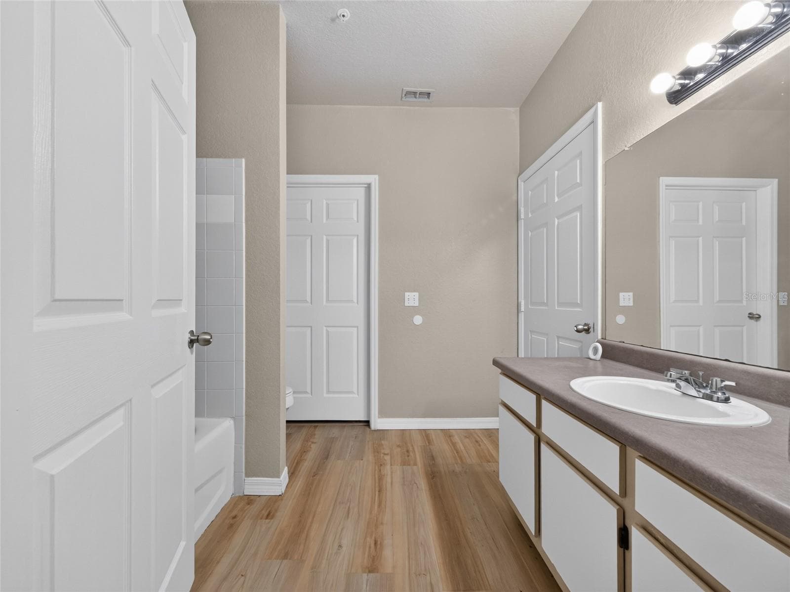 Condominium at 5961 WESTGATE DR #2027, ORLANDO, photo 15 of 27