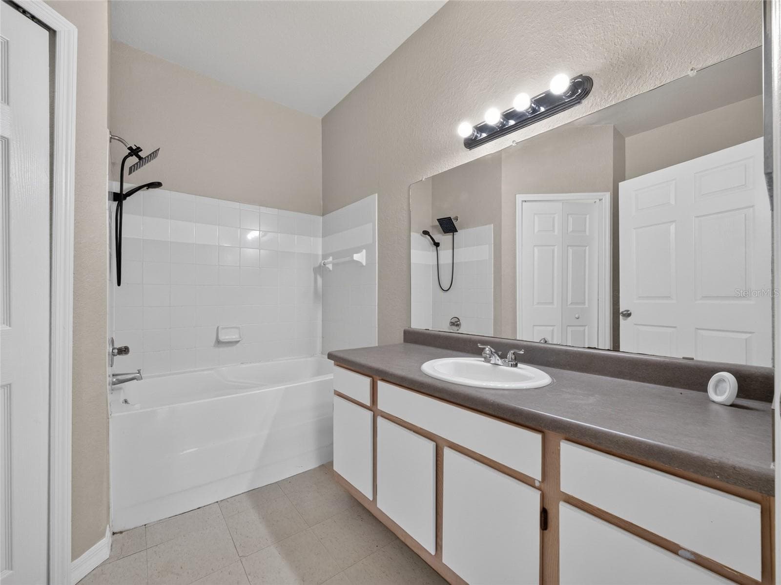 Condominium at 5961 WESTGATE DR #2027, ORLANDO, photo 24 of 27