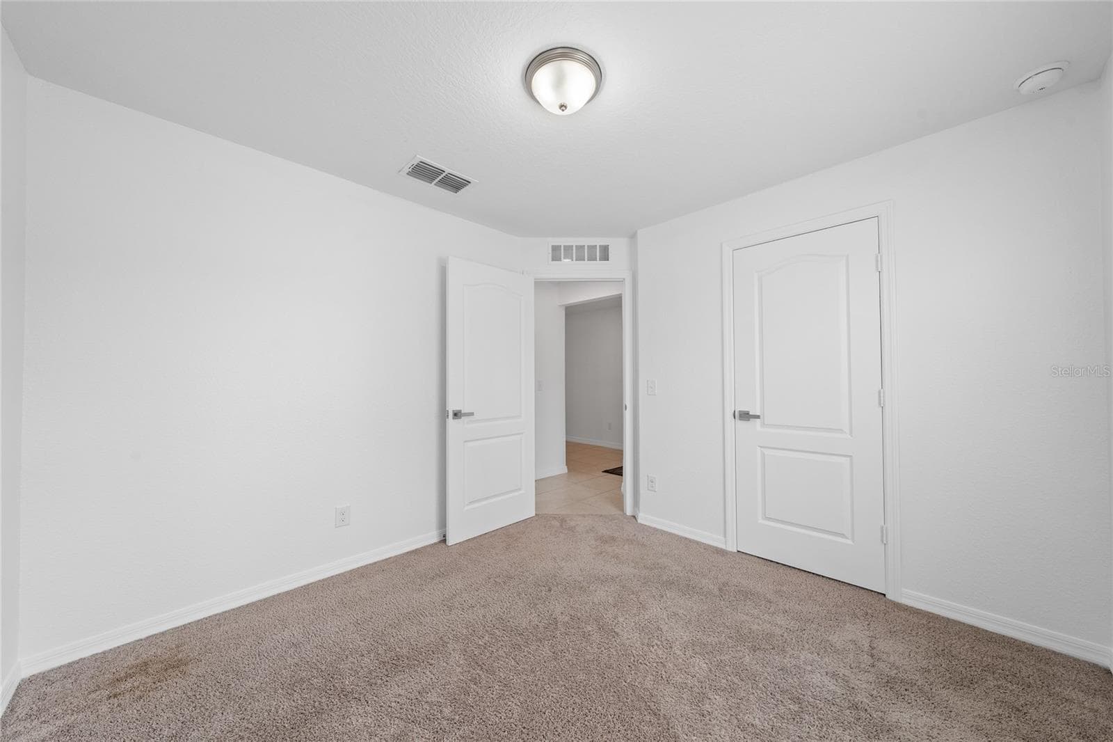 Single Family Residence at 1892 AMBER SWEET CIR, DUNDEE, photo 5 of 31