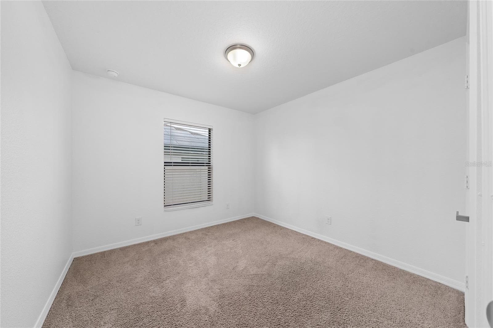 Single Family Residence at 1892 AMBER SWEET CIR, DUNDEE, photo 9 of 31