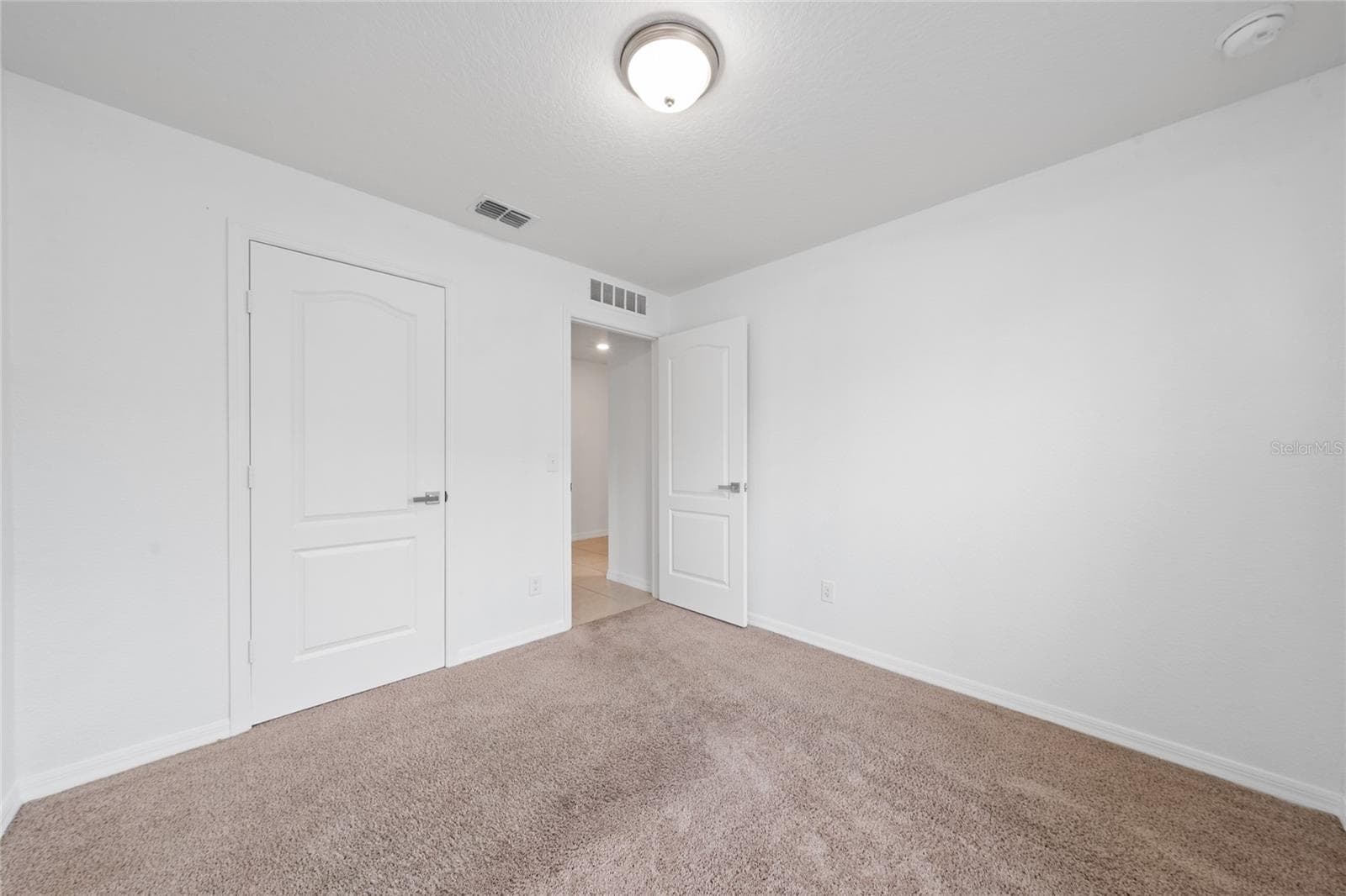 Single Family Residence at 1892 AMBER SWEET CIR, DUNDEE, photo 10 of 31