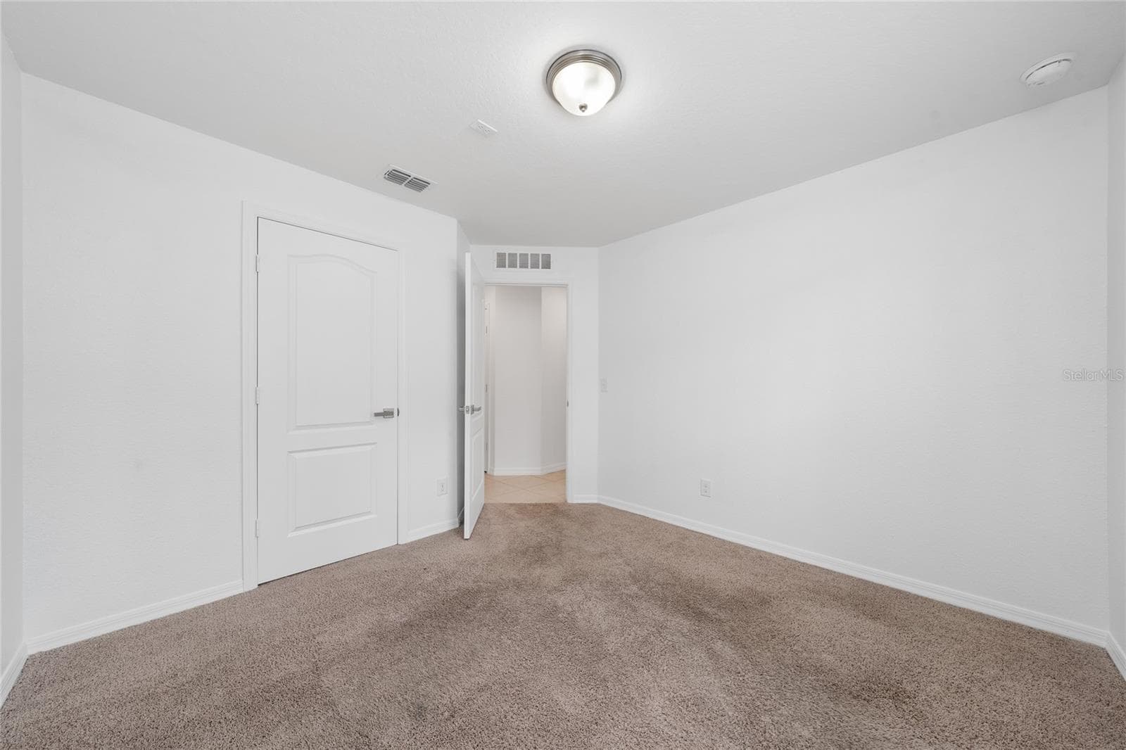 Single Family Residence at 1892 AMBER SWEET CIR, DUNDEE, photo 14 of 31