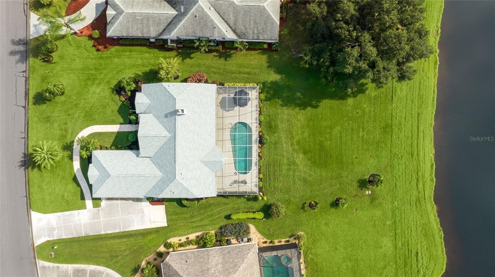 Large landscaped lot in River Wilderness - 3306 LITTLE COUNTRY RD, PARRISH