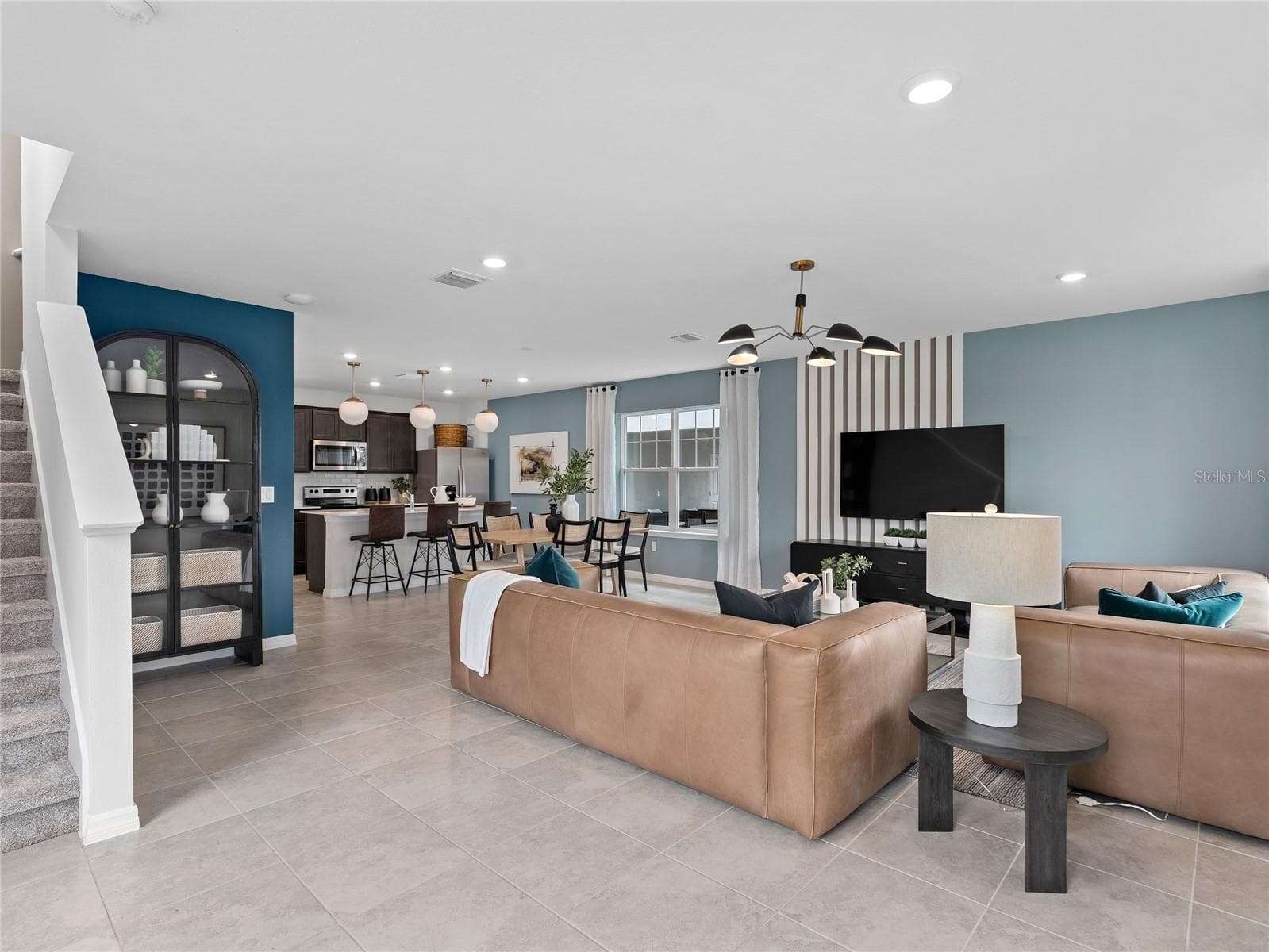 Model Home Design Only. Pictures and furnishings are for illustrative purposes only. Elevations, colors and options may vary. Furniture is for model home staging only. - 16651 EVERMORE ALLEY, WINTER GARDEN