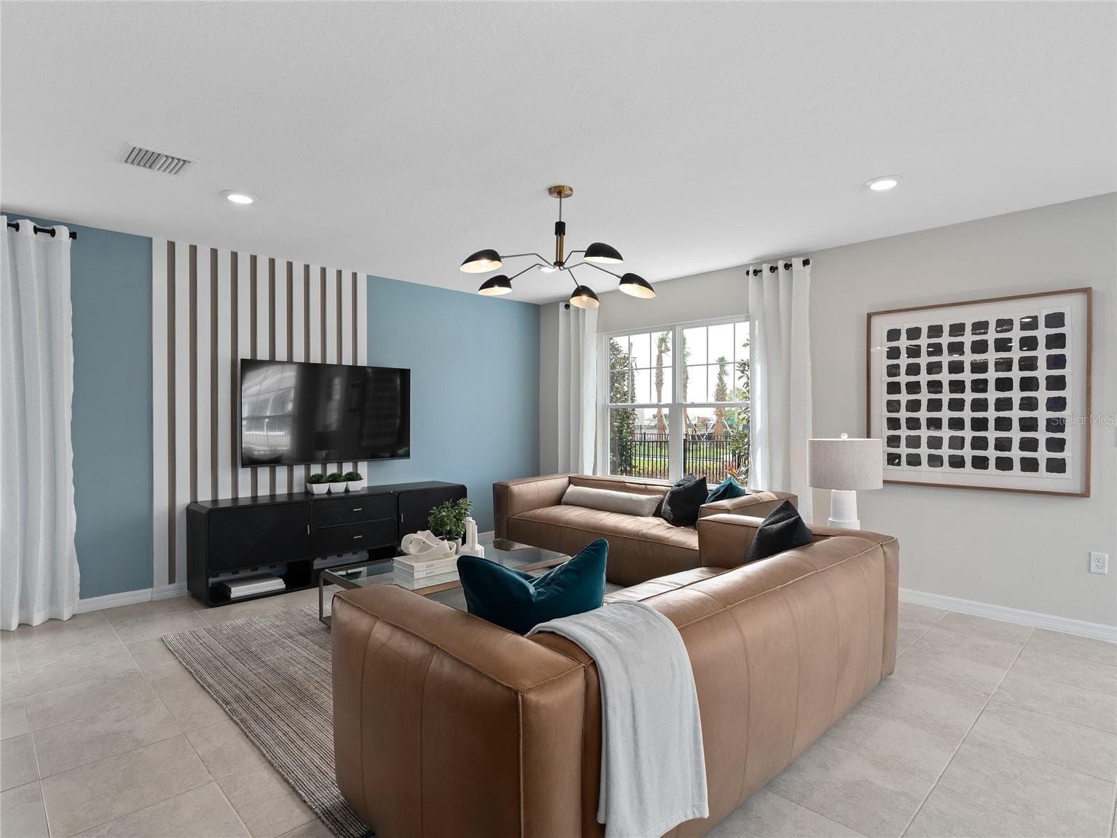 Model Home Design Only. Pictures and furnishings are for illustrative purposes only. Elevations, colors and options may vary. Furniture is for model home staging only. - 16651 EVERMORE ALLEY, WINTER GARDEN