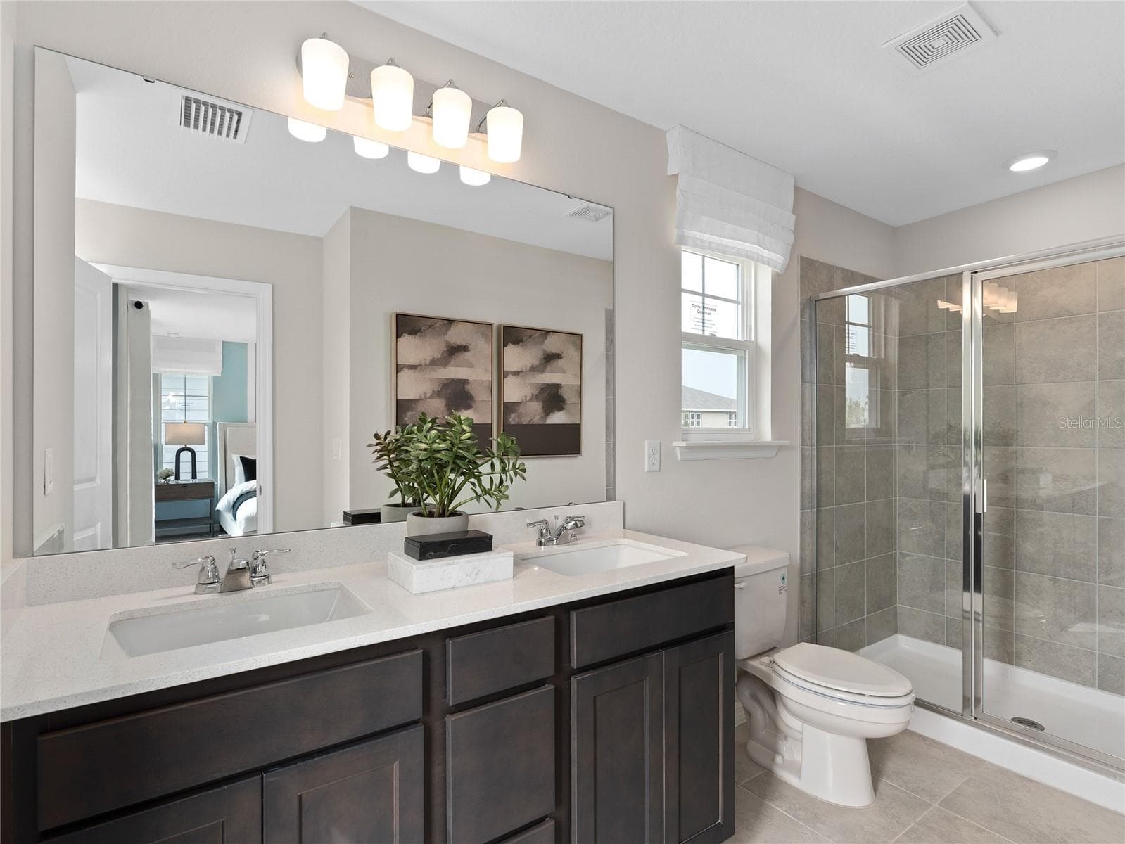 Model Home Design Only. Pictures and furnishings are for illustrative purposes only. Elevations, colors and options may vary. Furniture is for model home staging only. - 16651 EVERMORE ALLEY, WINTER GARDEN
