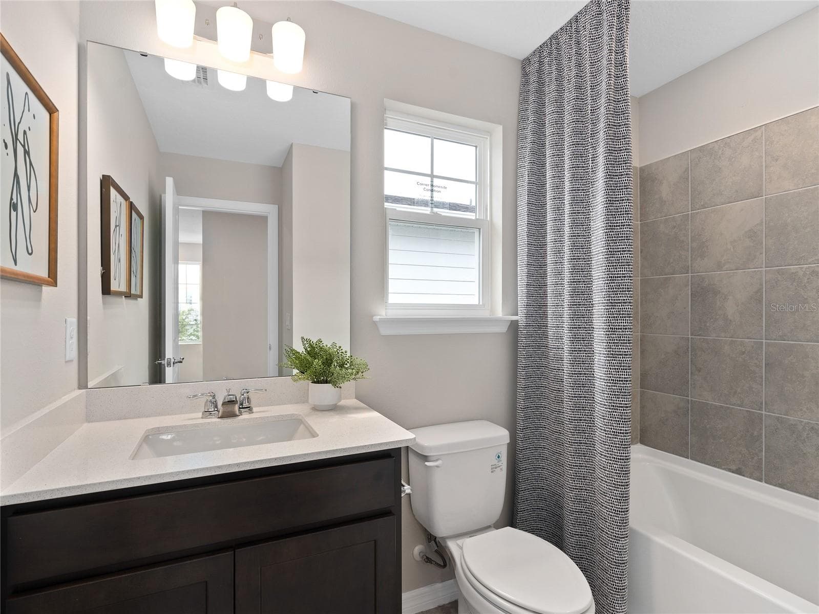 Model Home Design Only. Pictures and furnishings are for illustrative purposes only. Elevations, colors and options may vary. Furniture is for model home staging only. - 16651 EVERMORE ALLEY, WINTER GARDEN