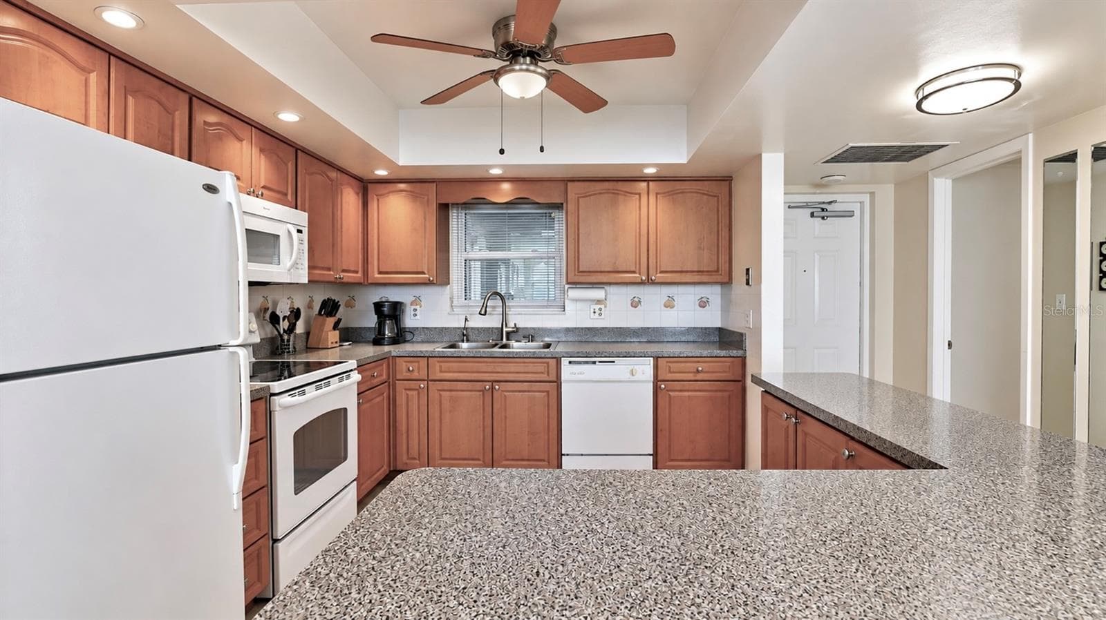 Condominium at 5200 BRITTANY DR S #606, ST PETERSBURG, photo 8 of 80