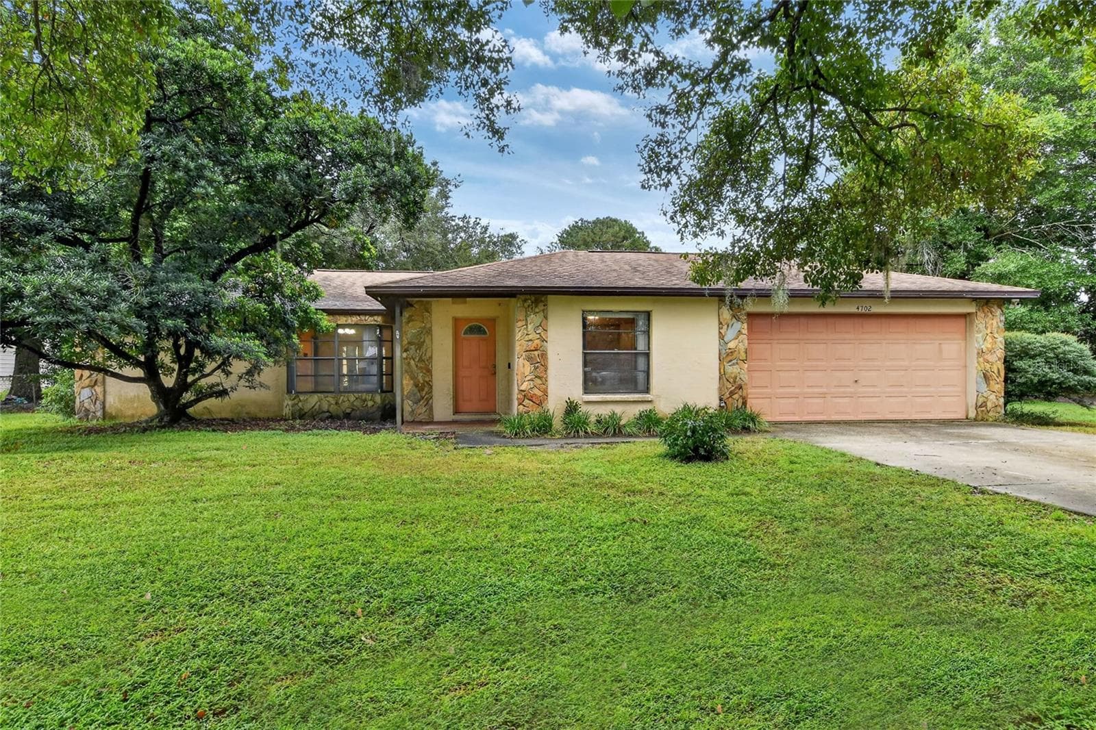 4702 CHARRO LN