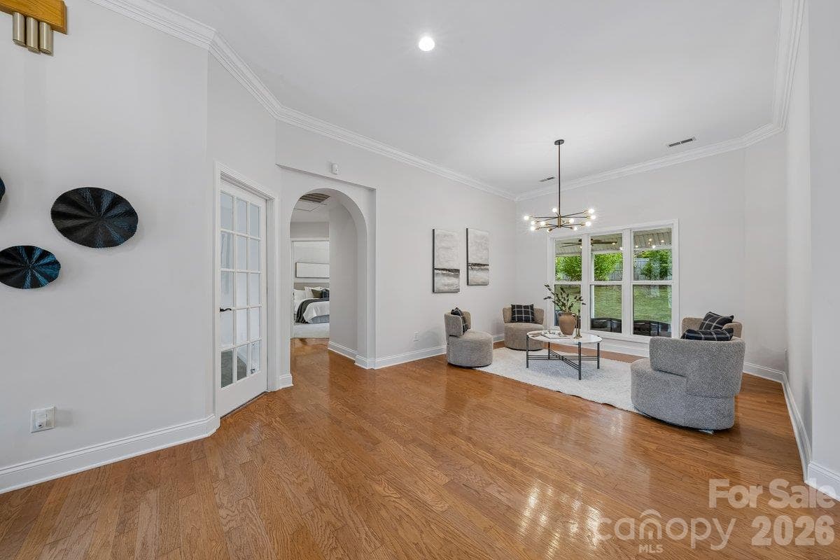 Single Family Residence at 5329 Kuykendall Road, Charlotte, photo 9 of 42