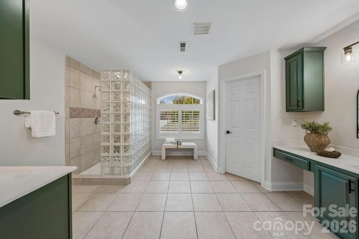 Single Family Residence at 5329 Kuykendall Road, Charlotte, photo 26 of 42