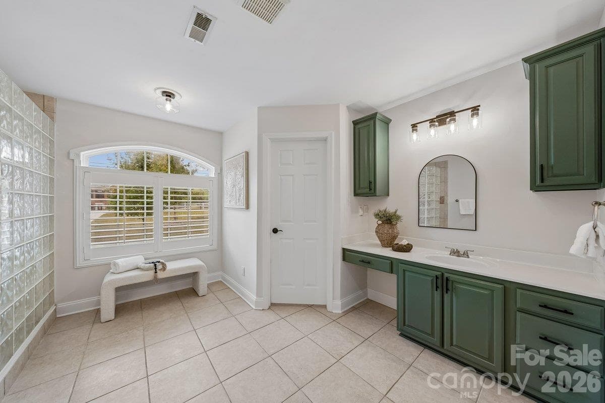 Single Family Residence at 5329 Kuykendall Road, Charlotte, photo 27 of 42