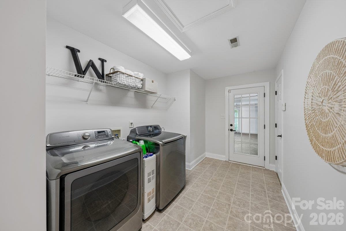 Single Family Residence at 5329 Kuykendall Road, Charlotte, photo 36 of 42